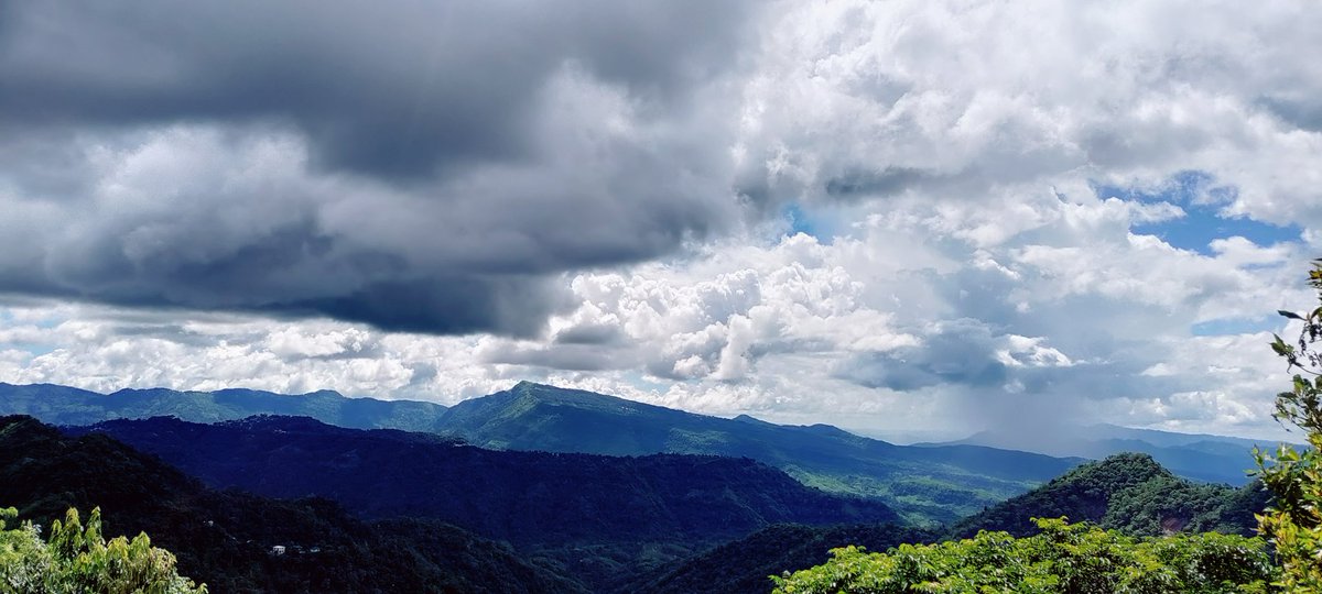 mizoraminsta's tweet photo. Landscape view from Hlimen, Aizawl
.
.
Pic credit 📷 @100010_n
.
.
.
#landscape #ramthla #mizoram #mizoraminsta #northeastIndia #hill #mountain #hilly #tlangram #tlang #tlangsang #highlands #hillrange https://t.co/xK3iofKeLq