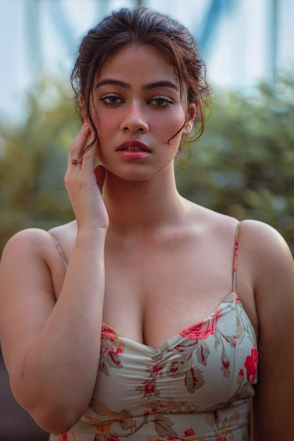 F0Cc0bEaEAAQ_Ar?format=jpg&name=900x900