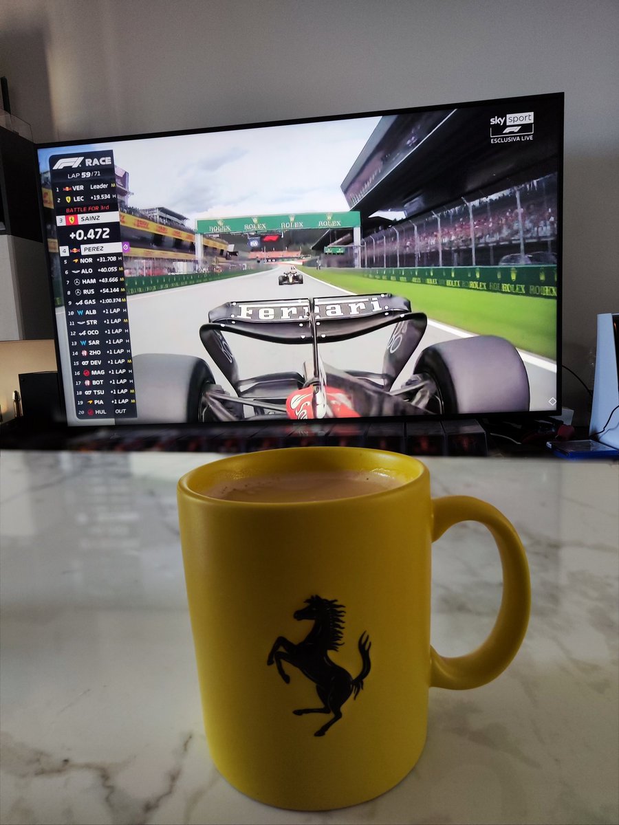 Isydan1's tweet photo. Carlos Sainz ➡️ Driver of the day 

#AustrianGP #Ferrari #CarlosSainz https://t.co/kQLUHwWmPM