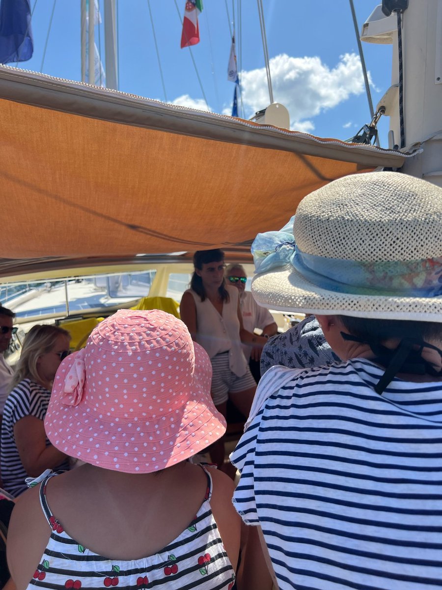 ⛵️#SEIF sotto il #mare.
A bordo della Amel Super Maramu si è svolto un laboratorio sul #plancton e la vita sottomarina dedicato a grandi e bambini a cura della biologa marina Marta Musso. 
#SEIF2023 #Possea
Qui alcune immagini⤵️