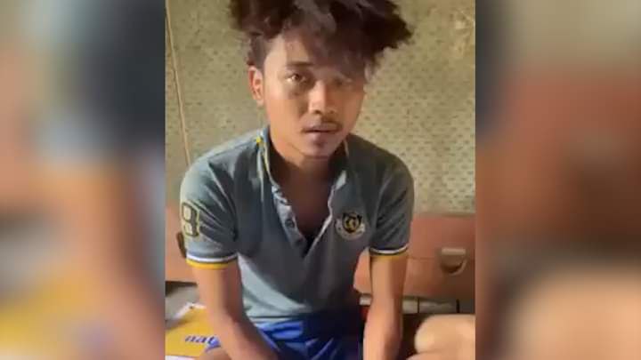 zawmoethant71's tweet photo. The #TDPDF Minking today released a video,which recording of confession made after PDF arrested 1 of #PyuSawHtee, who was involved in burning of school in #Toungdwin area of #Minking Twp, Sagaing.
https://t.co/J4uGxiUO1g
#2023Jul2Coup 
#WarCrimesOfJunta 
#WhatsHappeningInMyanmar https://t.co/YunYGzc7SQ