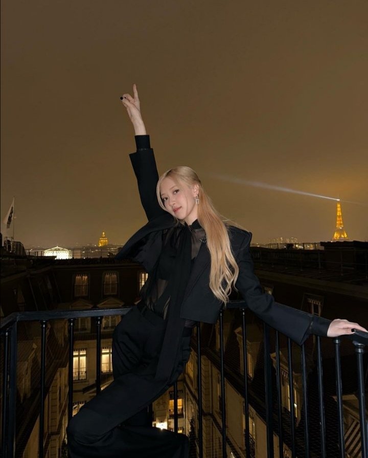 perjerr423's tweet photo. Eiffel for you forever ฝากรักไว้ที่ปารีส ตั้งชื่อเรื่องให้ละใครจะแต่งก็แต่งนะ รออ่านค่ะ555555
#Markse https://t.co/PYGWtor3HE