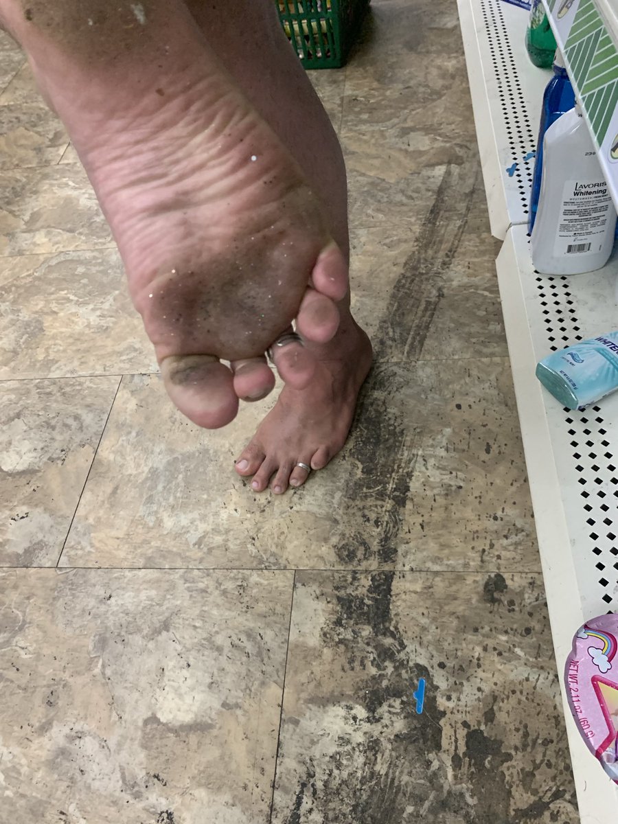 barefootjohn02's tweet image. Don’t own shoes….grocery store shopping like anything else is always done barefoot 👣