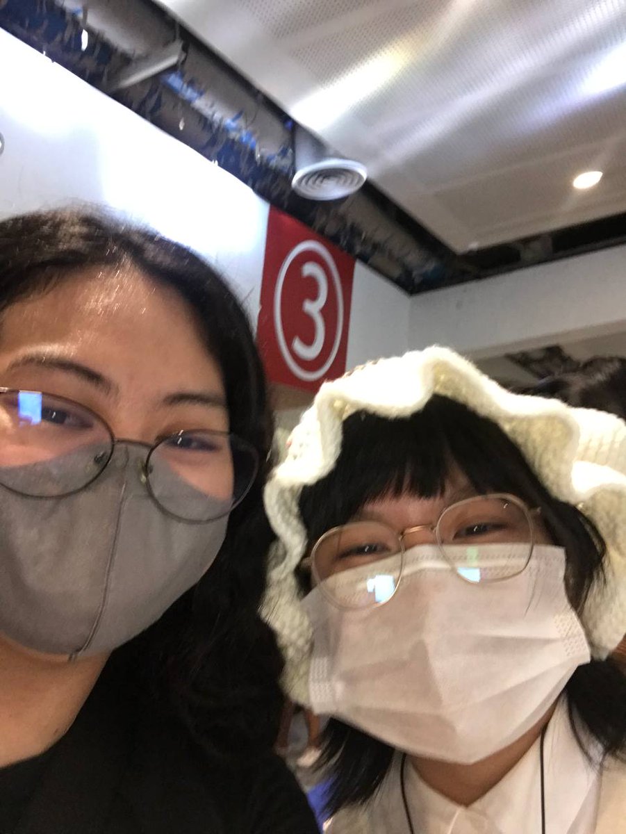 banebachan's tweet photo. I FINALLY HAVE A PHOTO WITH ONE OF MY FAVOURITE AND COMFORT ARTISTS!!! It's nice to finally meet you, ate aika huhu. Ingat palagi! 
@g31k0 <33 https://t.co/XftV3h4q1e