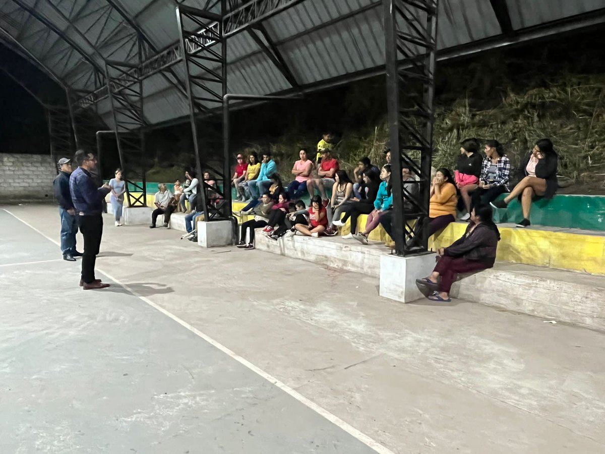 QuilangaU's tweet photo. #Quilanga

Gracias a los amigos de #ElSubo por recibirnos y ser parte del #ResurgirDeLaPatria
#VolveremosASerPatria junto a @LuisaGonzalezEc #Presidenta, @ecuarauz #Vicepresidente y a @johaortizv #AsambleistaPorLoja
@MashiRafael
@iosoyjctorres
@pabelml
@marcelaguinaga https://t.co/MS75ZHWl8F