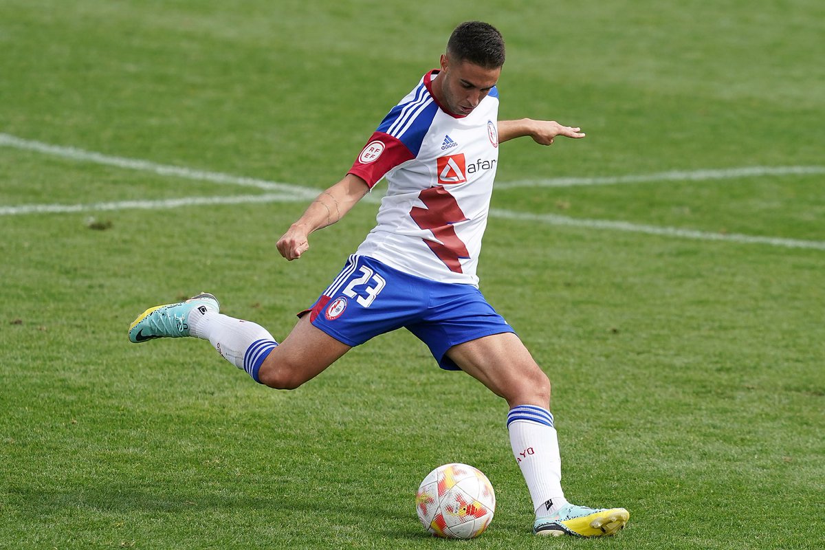 Termina mi etapa en el <a href="/RMajadahonda/">CF Rayo Majadahonda 🤍⚡️💙</a> 
Temporada complicada, pero con el objetivo cumplido. 

Me quedo con las grandes personas que he conocido y los buenos momentos. 

Agradecer a todos los miembros del club el trato recibido este año. 

Os deseo lo mejor de aquí en adelante. ⚡️