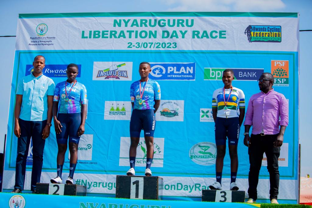 cyclingrwanda's tweet photo. Nyaruguru Liberation Day Race

Stage 1 Podium Photos &amp; Results 

Women Junior 

🥇Uwera Aline ( Bugesera Cycling Team) 2h18'40" 

🥈Umutoni Sandrine ( Bugesera Cycling Team) "" 

🥉Byukusenge Mariate (Bugesera Cycling Team) ""

#Kwibohora29 #Nyaruguru #NyaruguruLiberationRace https://t.co/ESvzY60diD