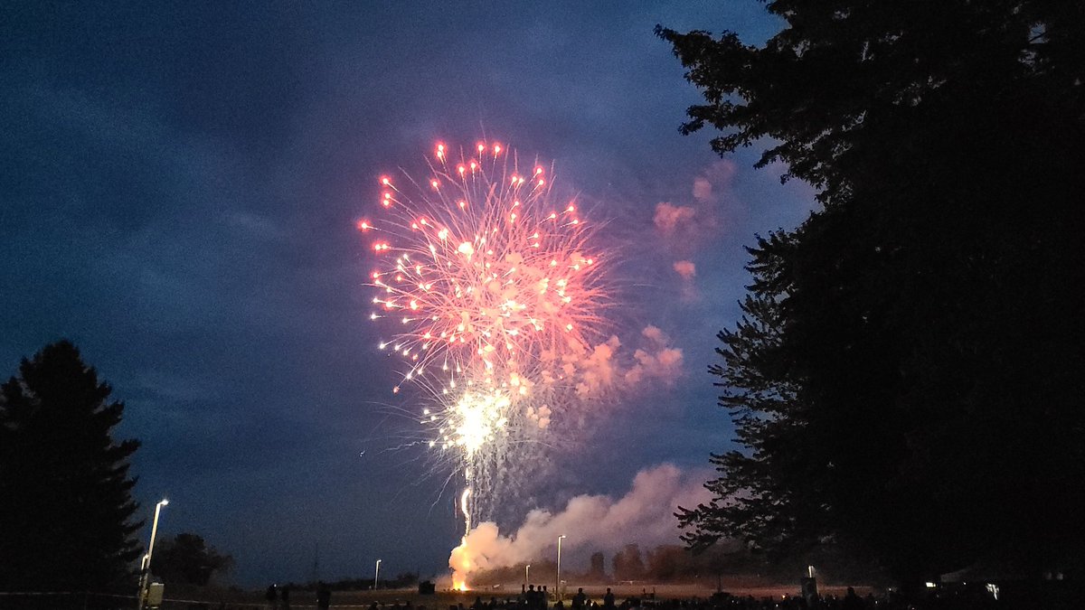 The fireworks last night were pretty awesome! 🇨🇦🎆🎇 #Fergus #CentreWellington
