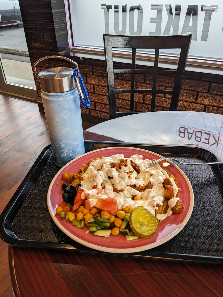 twioos's tweet photo. They rarely refuse when I ask if I can use my own plate &amp; utensils to reduce trash.
"Do you mind if I use my own plate so I don't need to create #plasticwaste &amp; destroy our environment?"How can they say no to that?

#bringyourown #reducewaste #byo #guilttrip #plasticfreechallenge https://t.co/bL1BnZwQSL