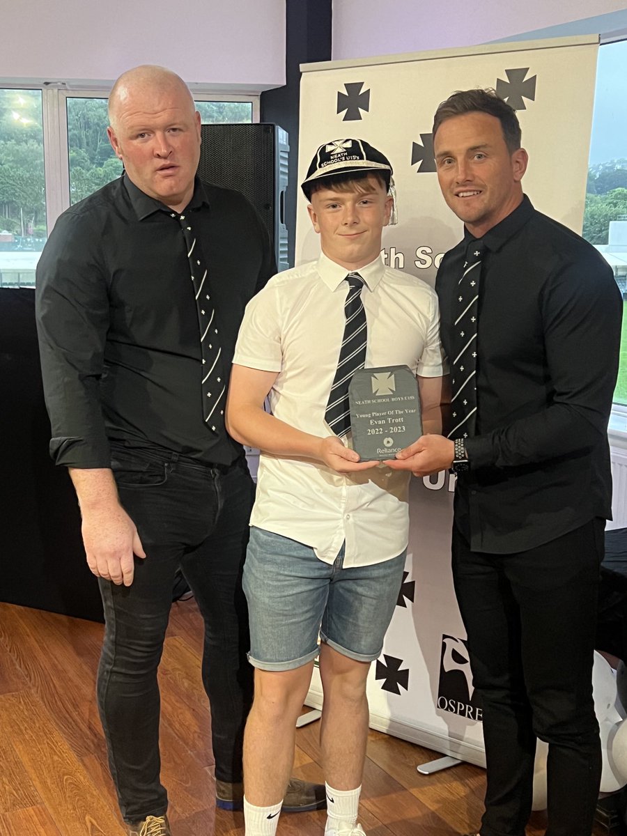 ⚫️⚪️⚫️⚪️ well done to Evan who won Young Player of the year award⚪️⚫️⚪️⚫️