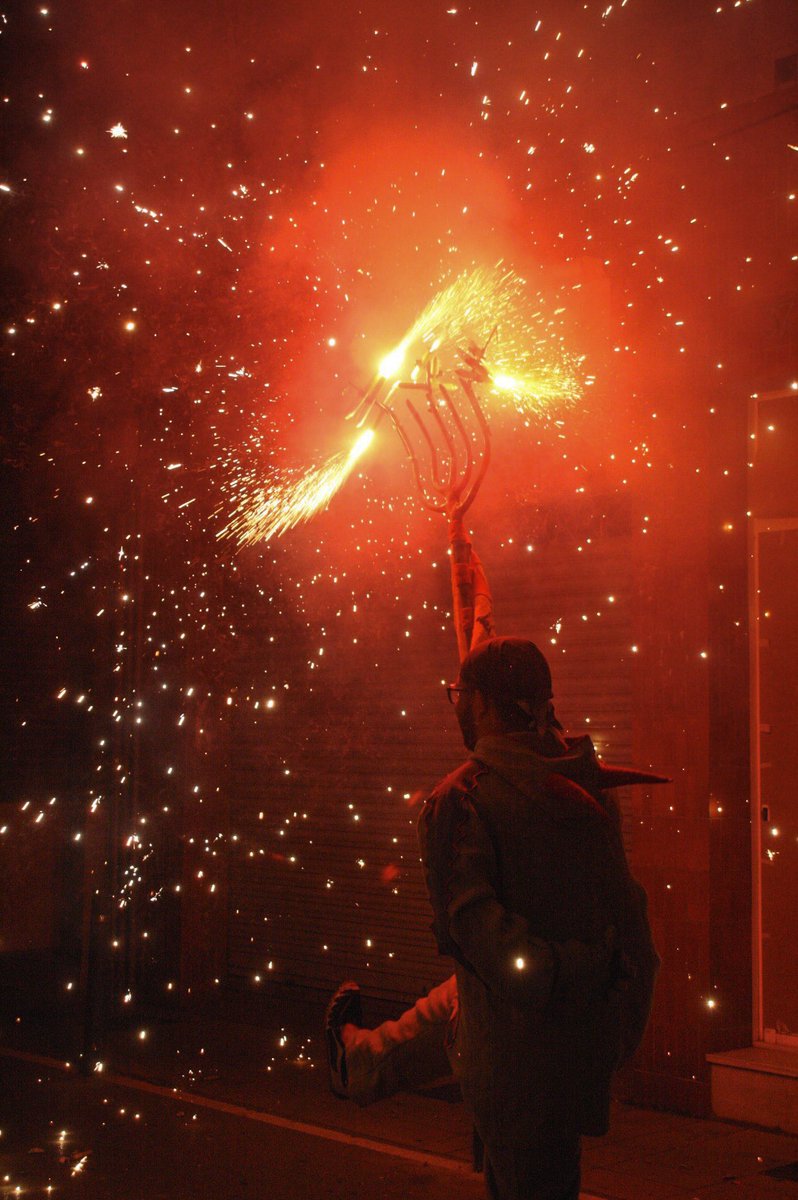 diablesdelpratt's tweet photo. 🔥 Correfoc de St.Pere i St.Pau ⚜️

𝐃𝐢𝐚𝐛𝐥𝐞𝐬 𝐝𝐞𝐥 𝐏𝐫𝐚𝐭 | 𝟏𝟗𝟖𝟑-𝟐𝟎𝟐𝟑 | 𝟒𝟎 𝐀𝐍𝐘𝐒 https://t.co/2f18KTV5xf