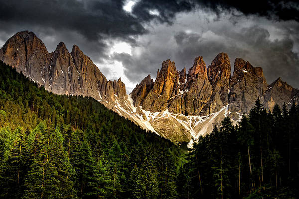 nbrandsberg's tweet photo. Odle Mountains near sunset, part of the alps, known as the Italian Dolomites. Purchase here:https://t.co/fFfRL3PV1S

choose from many more:https://t.co/dbDJdoafac

#valdifunes #odlemountains #dolomitemountains #italy #geislermountains #ranui #funeschurch  #ranuichurch #odlechurch https://t.co/ZwDW62H0hS