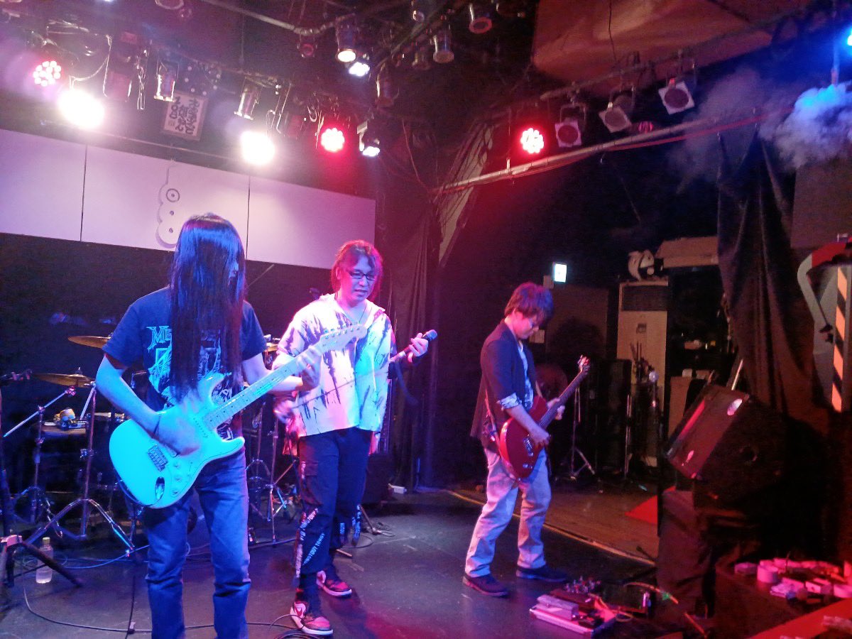 tomo_gucci's tweet photo. 2023.7.2
今日はこちらのイベントへ神戸まで
＃神戸108 
#SHALLY
＃バンドライブ 
#バンド
 ここは大阪ですかというくらい会場内はよく見る顔が多い楽しいイベントだった。携帯画質ですみません
新曲良きでした。 https://t.co/KOHh5o53PY