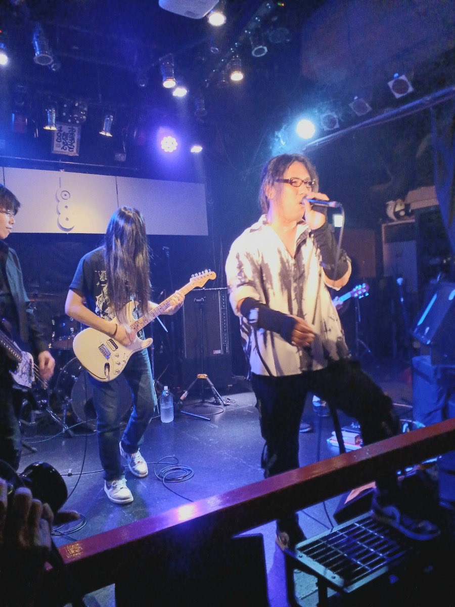 tomo_gucci's tweet photo. 2023.7.2
今日はこちらのイベントへ神戸まで
＃神戸108 
#SHALLY
＃バンドライブ 
#バンド
 ここは大阪ですかというくらい会場内はよく見る顔が多い楽しいイベントだった。携帯画質ですみません
新曲良きでした。 https://t.co/KOHh5o53PY