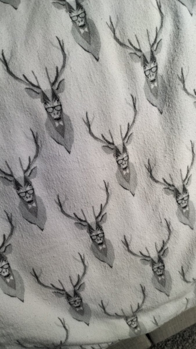 When your all time favourite bedding gets a hole in it 😭 <a href="/AldiUK/">Aldi Stores UK</a> needs to bring more out asap!! 

#Bedding
#NiceAndToasty