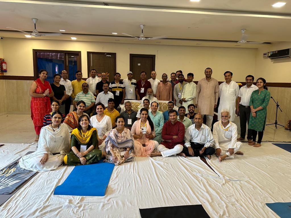 Nidhi1504's tweet photo. Blissed experience of the meditation retreat. Refreshed, rejuvenated and relaxed!
#advancemeditationprogram
#sudarshankriya
#happiness
@BangaloreAshram @SriSri @RGurusharnam https://t.co/jZwREXrvWO