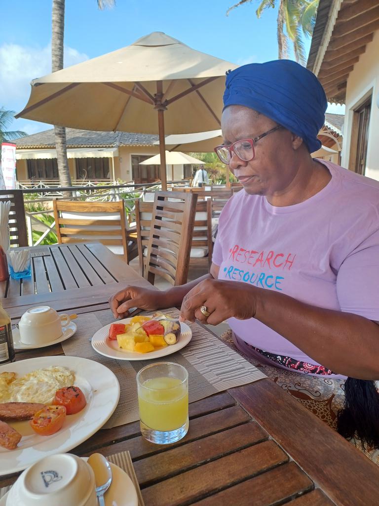 vanyaradzayi's tweet photo. I have this deep interest in action oriented research, documentation and writing.
In coming months and years, will spend more time & energy on this, with the revitalization of NG Development Agency.
I have an energetic team and my compatriots @FariraiG and @VimbisoDeka. https://t.co/SiBAnRpyWB