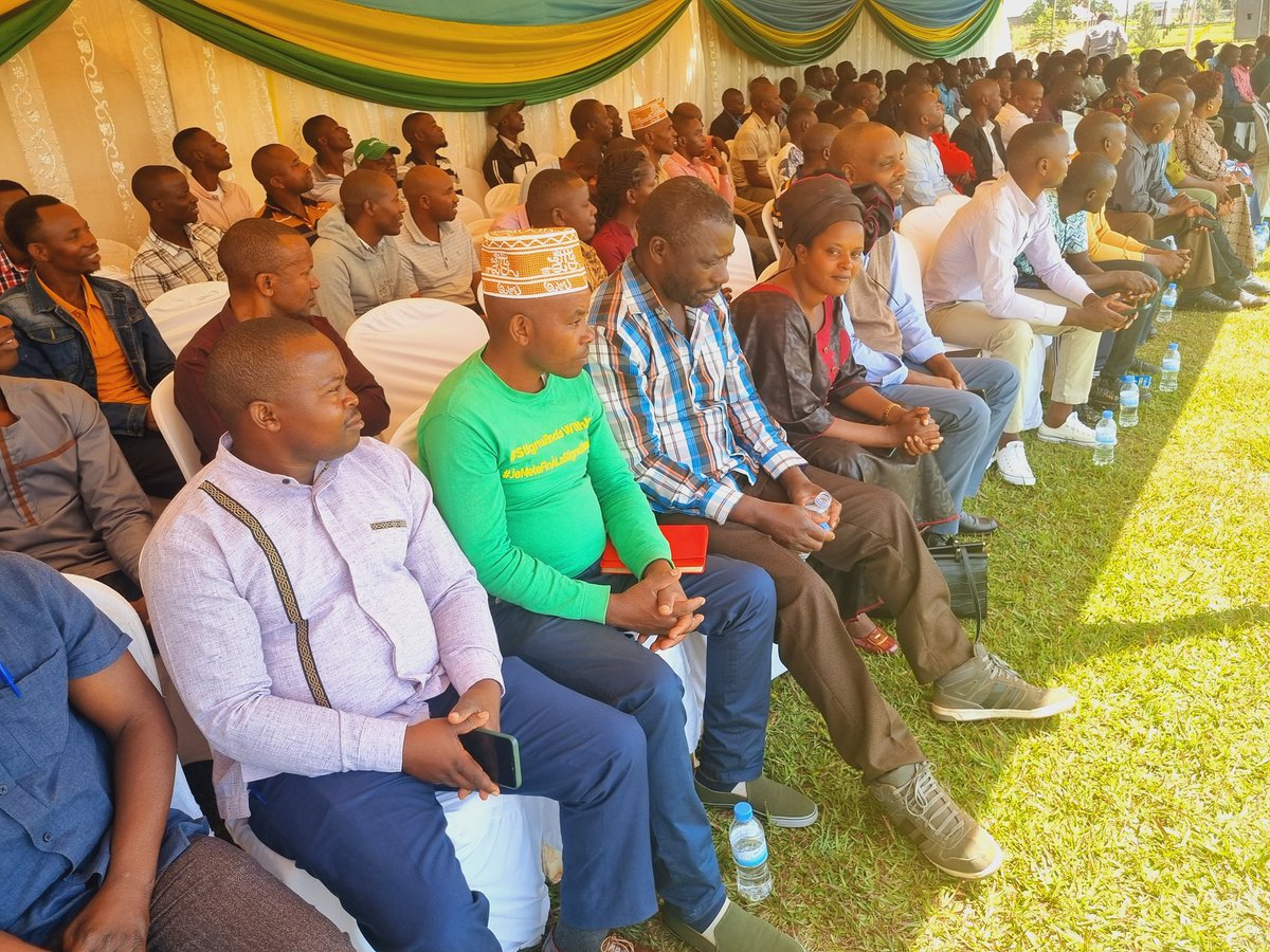 KireheDistrict's tweet photo. Uyu munsi mu Karere urugaga rw'abikorera mu Karere @PSF_Rwanda Kirehe bahuye mu gikorwa cyo gushima ibyo bagezeho nk'urugaga kandi ko bateganya ibikorwa bitandukanye bavuga ko biyemeje gushyigikira no kongera ibikomeza guteza imbere ubukungu bw'Akarere
#Liberation2023 https://t.co/bfBNGsFMap