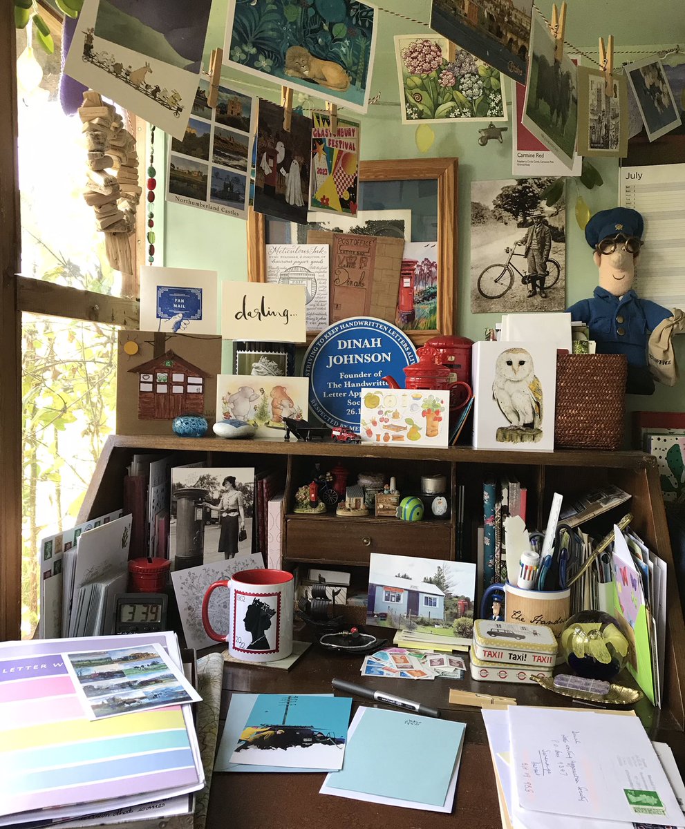 letterappsoc's tweet photo. Possibly not really โsortedโ as such but certainly a bit tidier, plus a new #DeskGallery! I even โranโ the hoover round! Thanks so much as always for helping to cheer up this little corner of Dorset with all the pretty cards and lovely letters. #LetterWritingShed ๐๐งน๐โจ https://t.co/nicx02XZe0