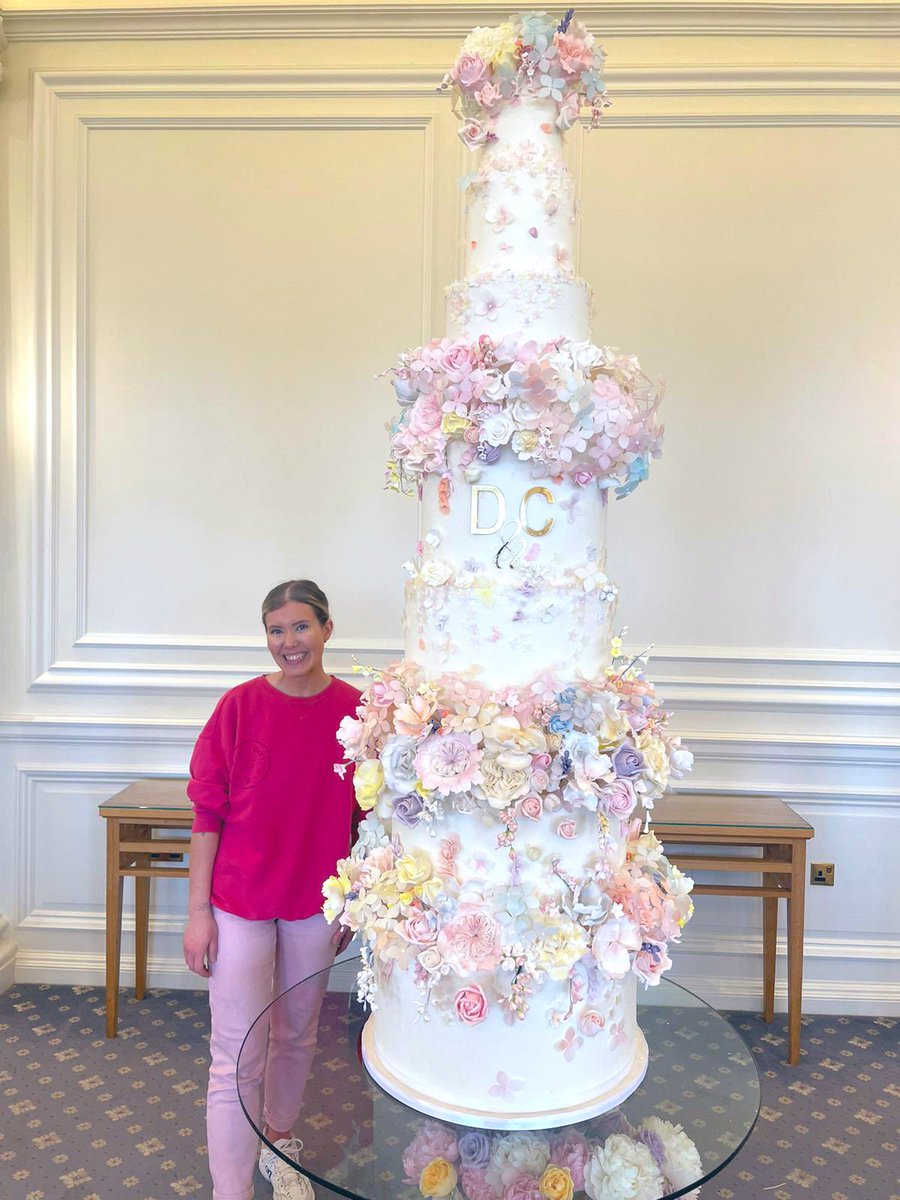 My cake debut at <a href="/TrumpTurnberry/">Trump Turnberry</a> - a full month of work in this beauty. Every single petal lovingly made my hand and I’m truly thrilled with how it’s came together. A reflection of how hard work pays off the more you dedicate yourself to it, pinching myself 🤍🤍🤍🤍