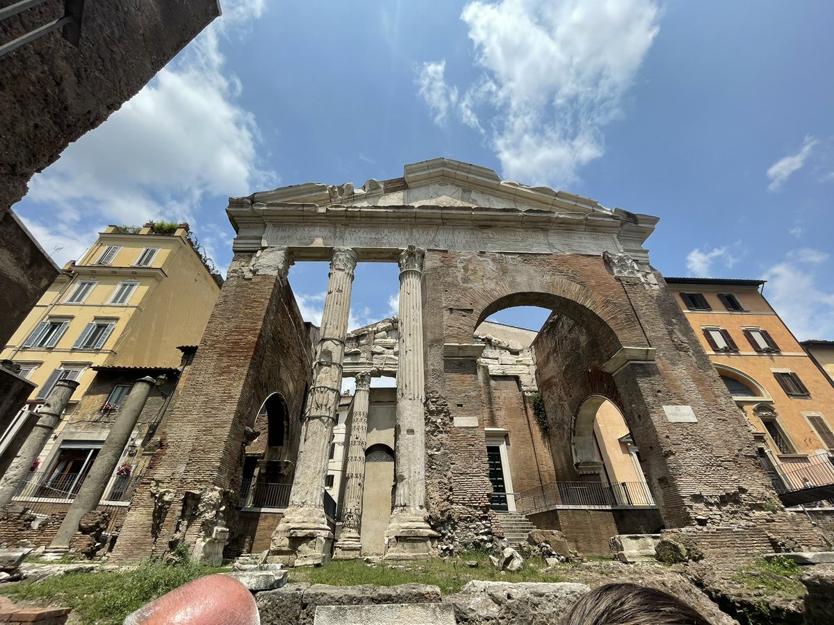 italymondo's tweet photo. Day 2: Today we trekked to the Jewish Ghetto to see the ruins and try a Jewish pizza. We then wandered to the @IstitutoViVe. This now houses a museum, Tomb of the Unknown Soldier, and a pretty phenomenal view of Rome. The amount of marble and stone is breathtaking! https://t.co/gsPTreWOva