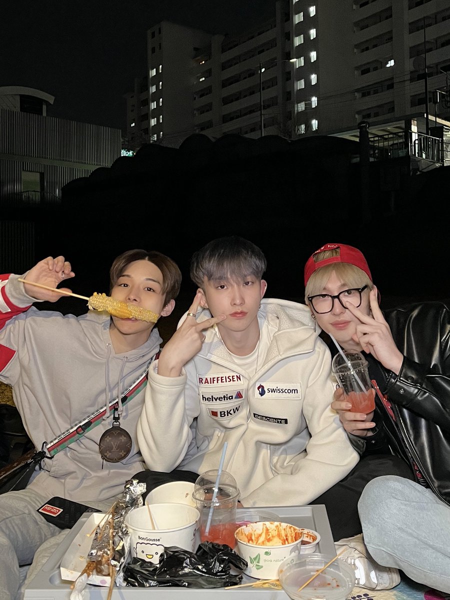 XODIACOfficial's tweet photo. [📸]

한강 Behind😎

#XODIAC #소디엑 
#THROW_A_DICE #SPECIALLOVE 
#ONECOOLJACSO #OCJENT https://t.co/m2QHyQ9tlz