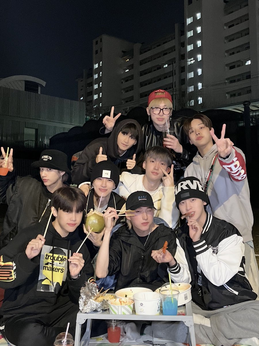 XODIACOfficial's tweet photo. [📸]

한강 Behind😎

#XODIAC #소디엑 
#THROW_A_DICE #SPECIALLOVE 
#ONECOOLJACSO #OCJENT https://t.co/m2QHyQ9tlz