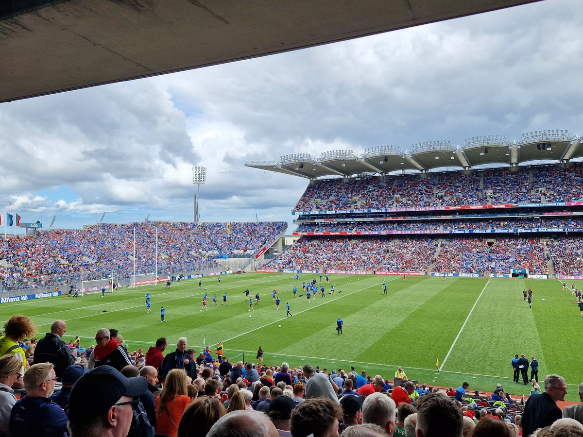 The antissa is building here in @CrokePark Nothing beats being here! #Coybib