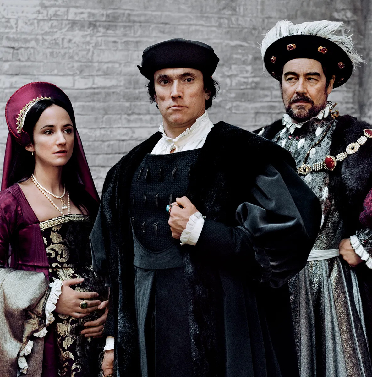 Lydia Leonard as Anne Boleyn, Ben Miles as Thomas Cromwell, and Nathaniel Parker as Henry VIII, in the stage production of Hilary Mantel's Wolf Hall.

(At the Swan Theatre, Photo by Anton Corbijn

#Tudor #ThomasCromwell #HilaryMantel #Tudors #Wolfhall #AnneBoleyn #History