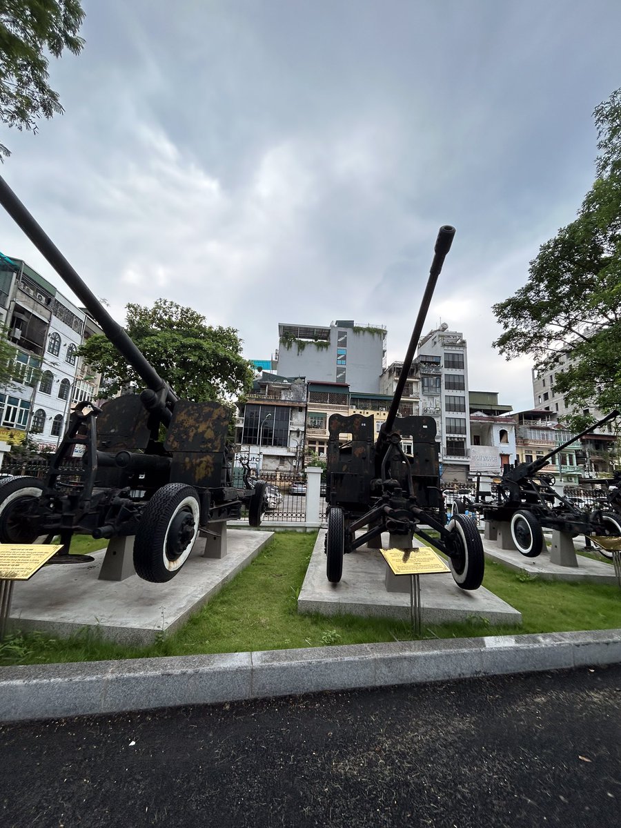 Hanoi / Old Town / Train St , outstanding!!