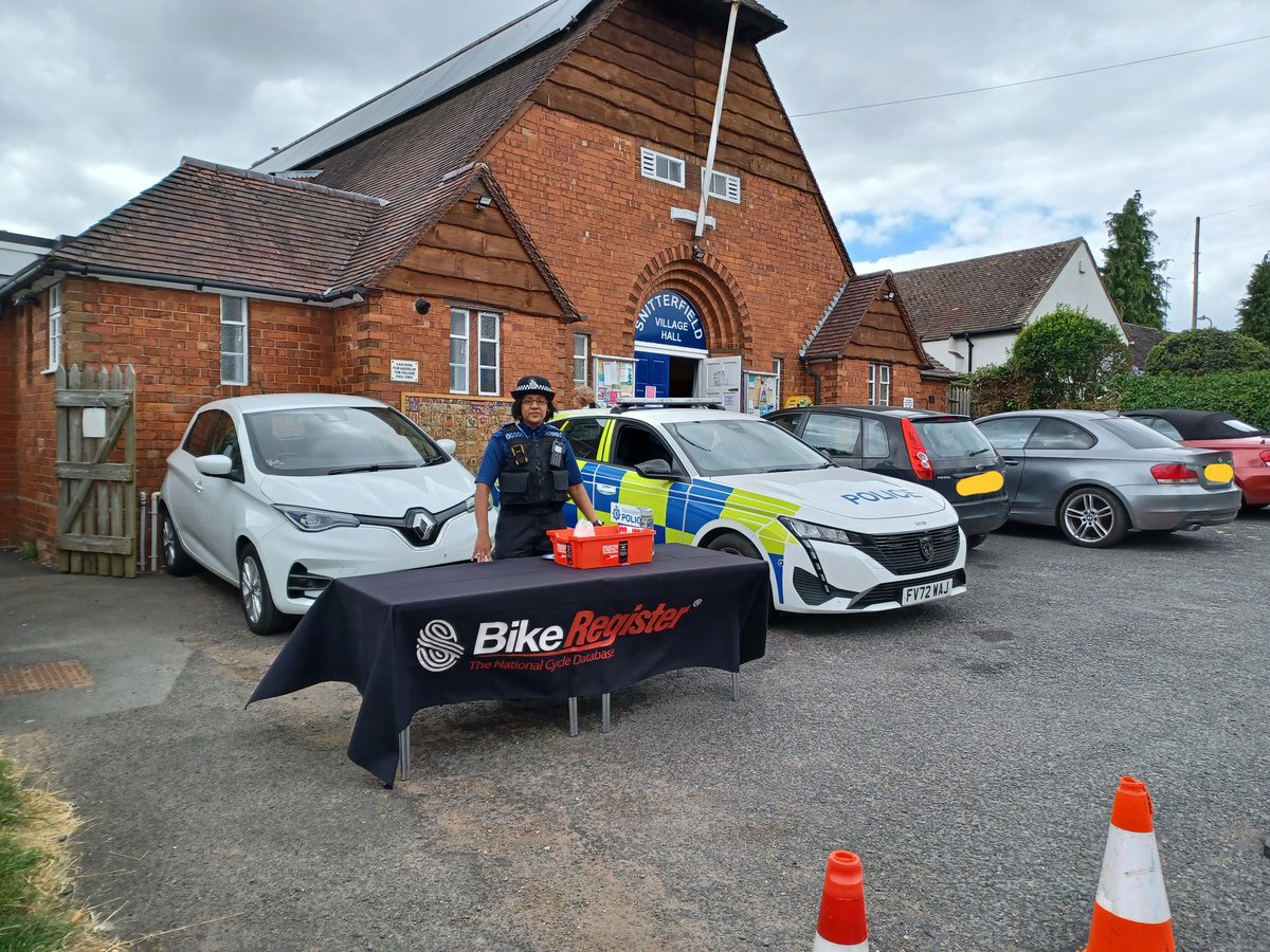 WellesbournCops's tweet photo. A very successful @bikeregister bicycle marking event at #Snitterfield Village Hall this afternoon, where we marked 15 bicycles for free with some help from PCSO Brown of the @StratfordCops team.

@snittnews 

^6337 https://t.co/juxOCjoI1V