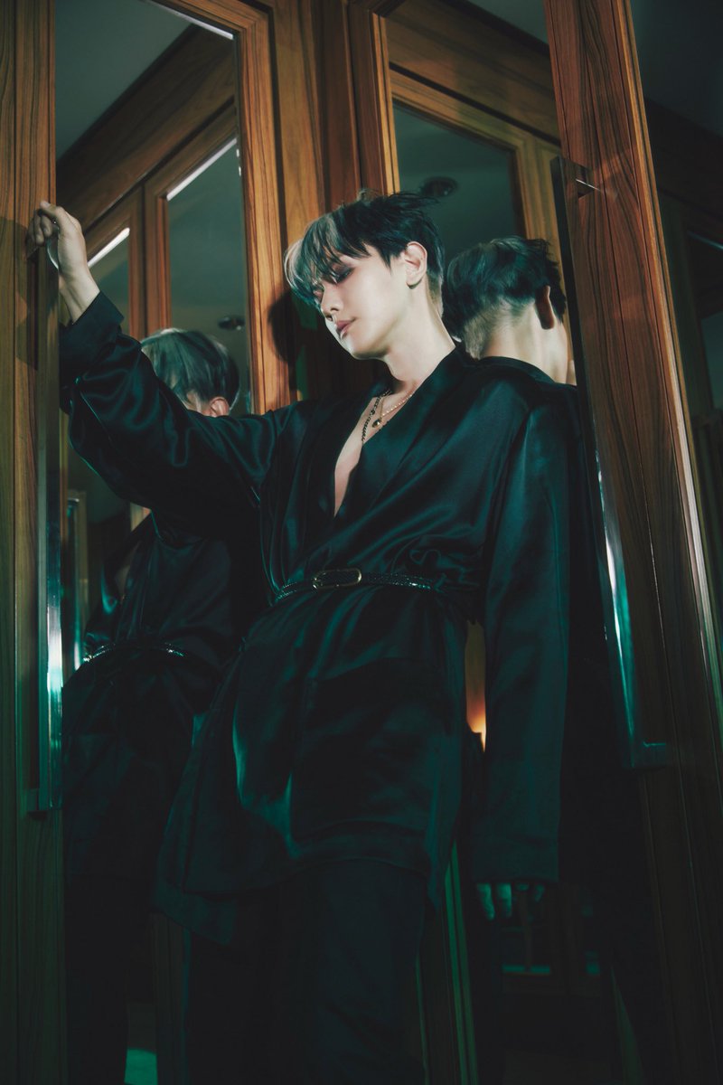 baeksodus's tweet image. DAMN BAEKHYUN