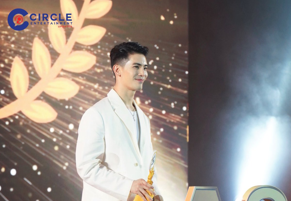 circle_update's tweet photo. “สน ยุกต์ ส่งไพศาล” เข้ารับรางวัลนักแสดงชายดีเด่นจากละครเรื่อง ไฟลวง ในงาน “ASIA TOP AWARDS 2023”

#AsiaTopAwards2023
#สนยุกต์ https://t.co/qjRu6erbBA