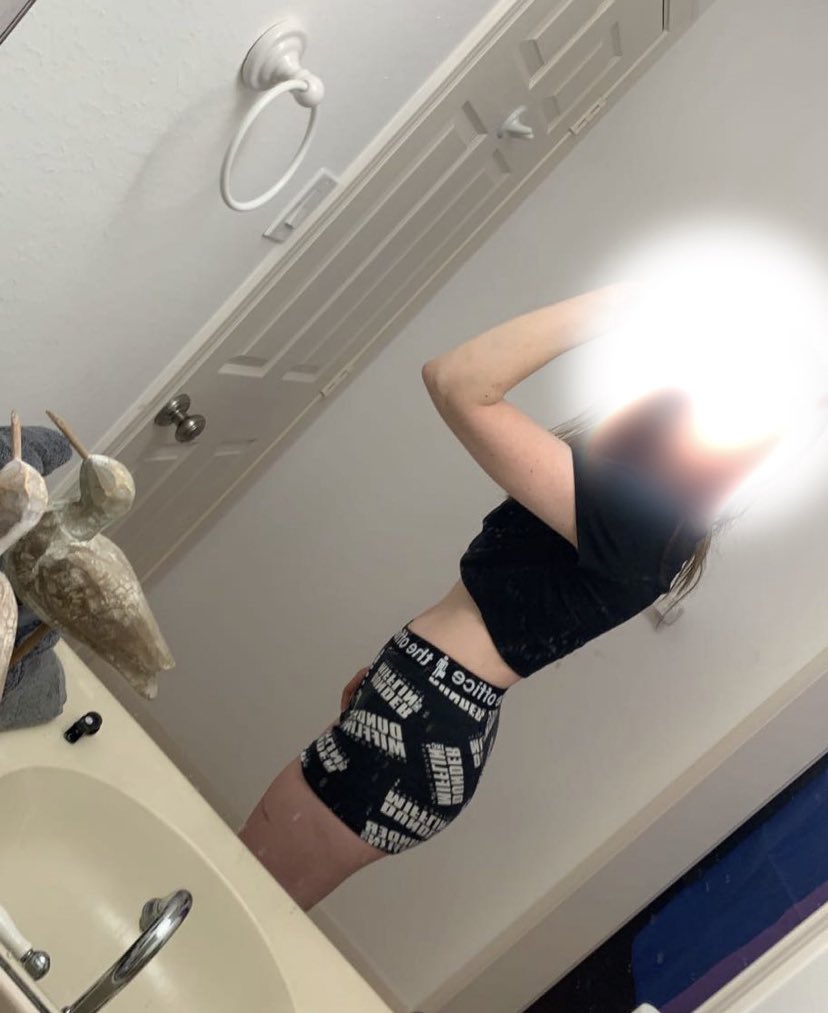 chronicallyodd's tweet photo. In a constant state of crying in slim from the side but fat from the front … 

#proanatwt #skinny #ricecaketwt #ricecake https://t.co/ifFrY9CWXA