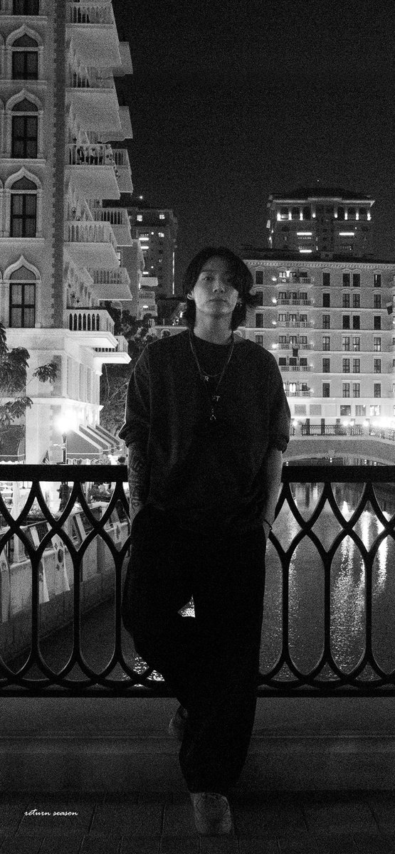 tinaflorens's tweet photo. 드디어 오늘이닷!!
스틸윗유 딱 기다려😊💜
#스틸윗유_3일오후1시발매
#정국이와함께걷는_스틸윗유
#StillWithYoulsComing
#MyYou_MyJungkook https://t.co/oCysDx3qeS