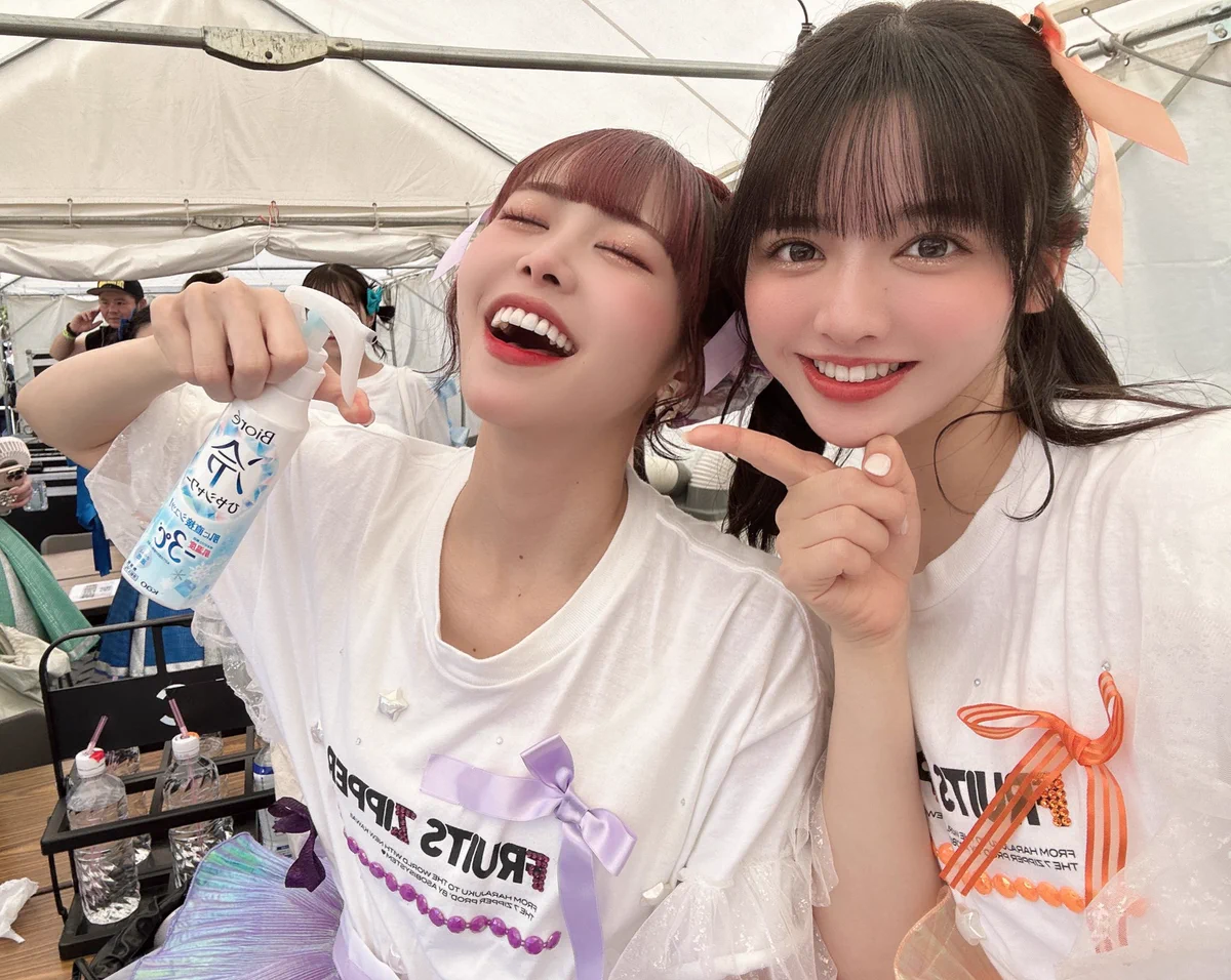 鎮西寿々歌 仲川瑠夏 撮り下ろしペアチェキ 鎮西寿々歌(FRUITS ZIPPER) on X: 