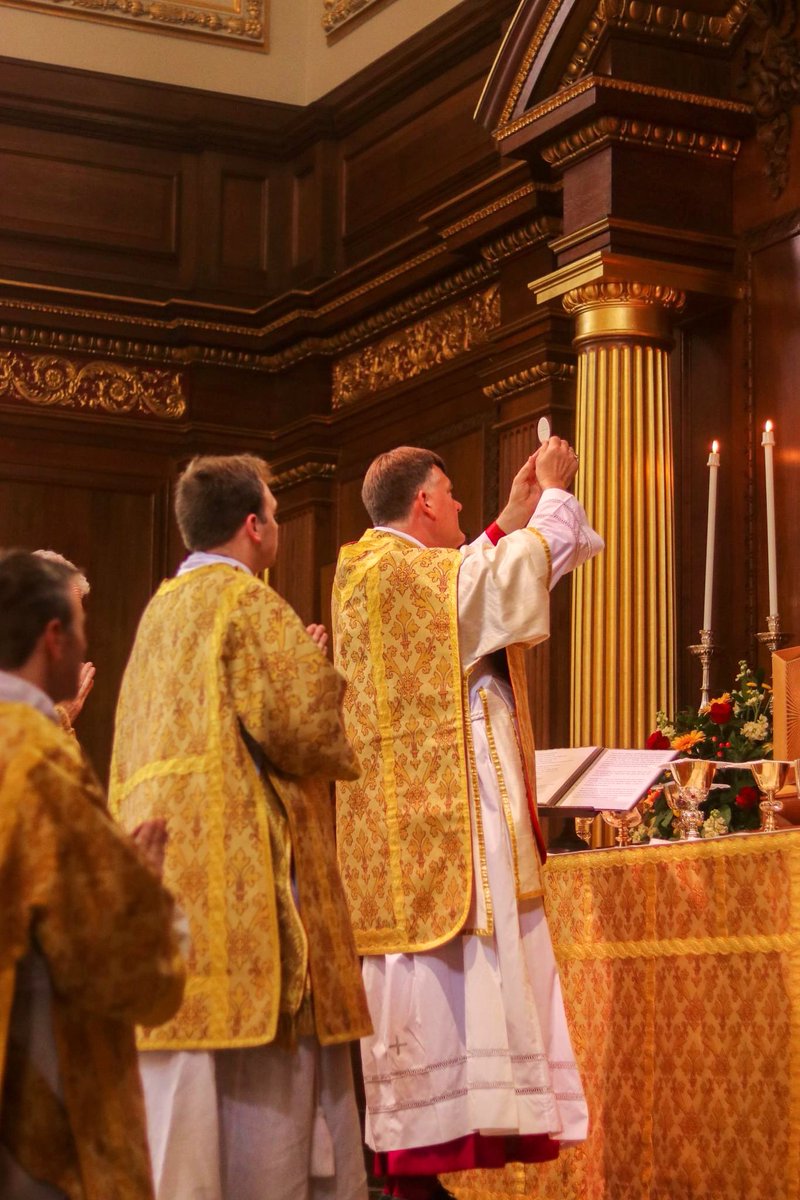 FrenchAnglican's tweet photo. This is my Body. This is my Blood.
#FrenchAnglican #CommunionAnglicane #ChurchOfEngland #Eucharist #Transsubstantiation โช๏ธโค๏ธโ๐ฅ๐๐ป๐ฏ๏ธ๐๏ธโ๏ธ๐. https://t.co/gVNWSYEU2Z