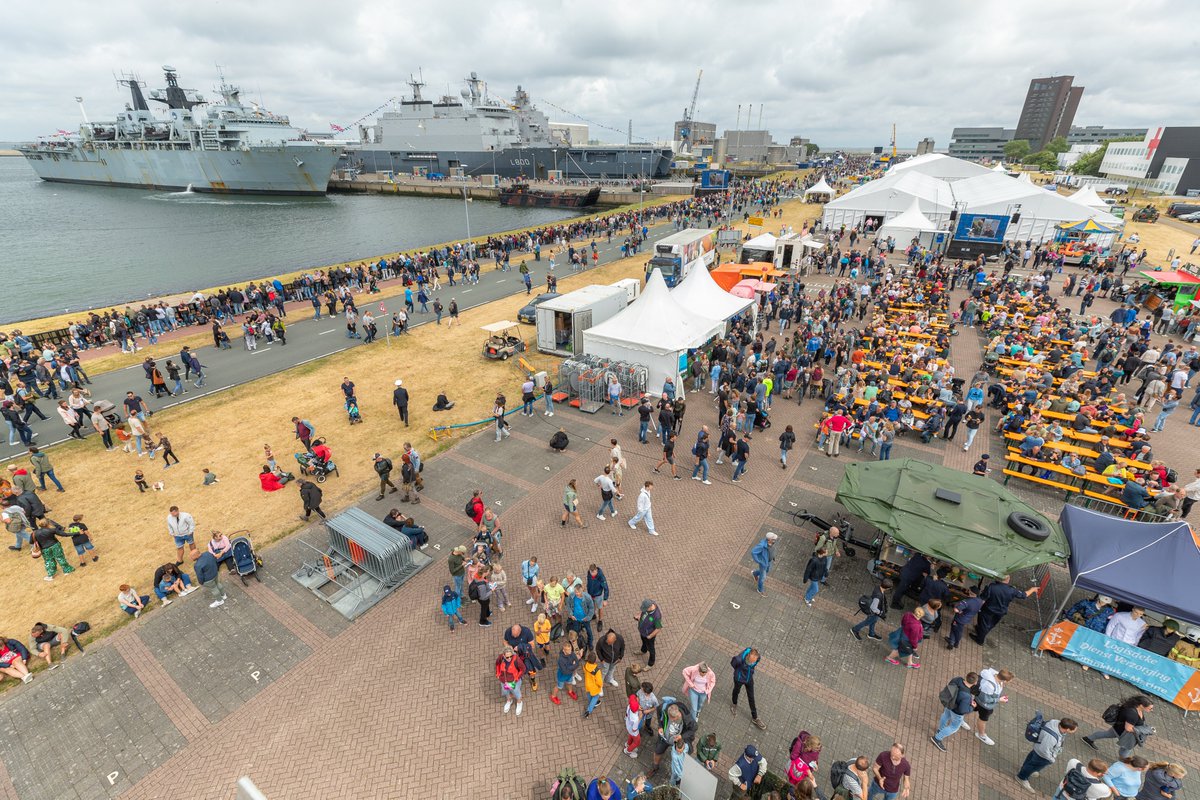 kon_marine's tweet photo. De Marinedagen 2023 zitten erop. Bedankt voor jullie aanwezigheid. Het was een onvergetelijk weekend, mede door de geweldige samenwerking met @SailDenHelder23!

#marinedagen #saildenhelder2023 #koninklijkemarine https://t.co/WESXgXbcoT