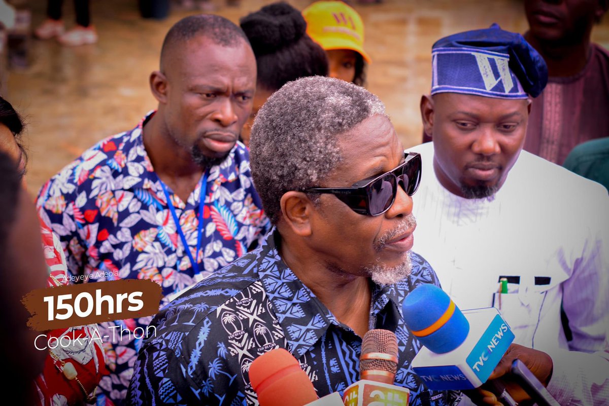 Leahs_World01's tweet photo. The ondo state commissioner for finance @WaleAkinterinwa was live @tmtLounge to support Chef Deo @deocookathon #150hoursCookathon #ChefDeo #Adeola #Adeyeye #Ileoluji https://t.co/CcZGPOs92i