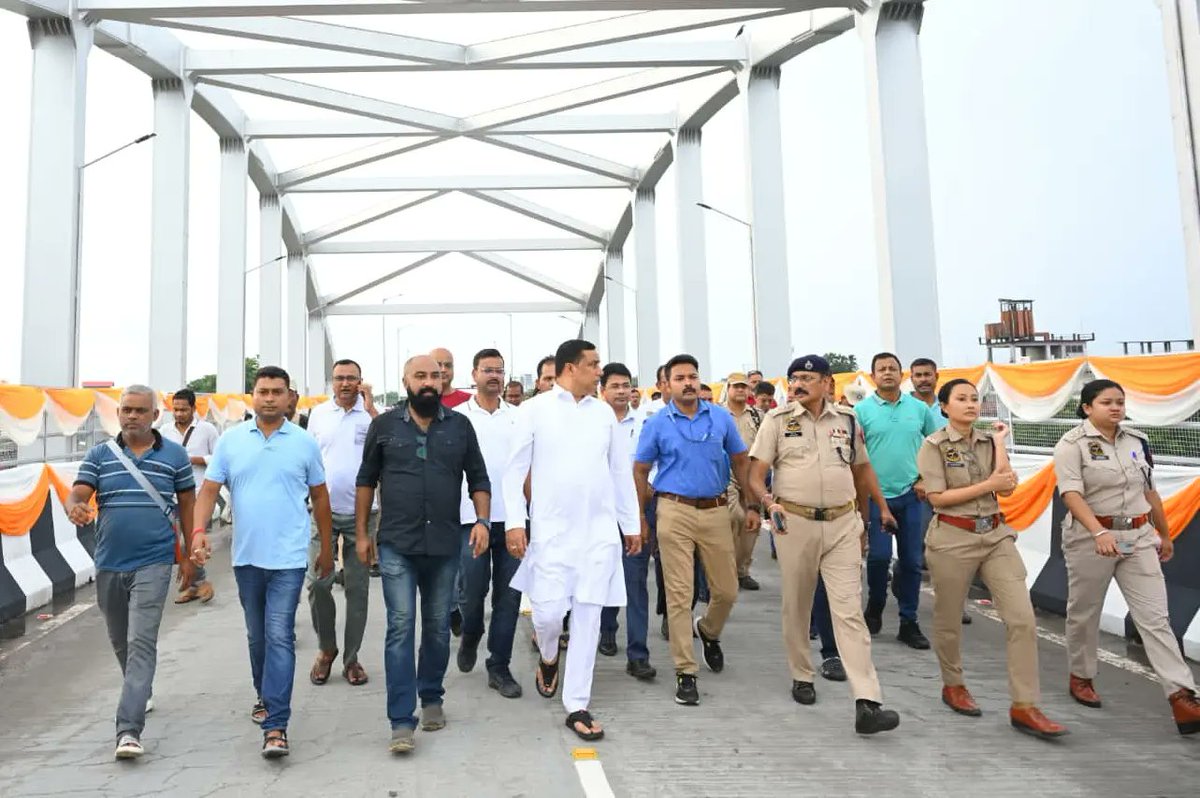 mriganka_dr's tweet photo. Final touch for #historic day tomrw with HMPHE @jayanta_malla da wherein HCM @himantabiswa ,HSP @Bhabesh_KalitaR da & other dignitaries will inaugurate BJP #District_Office , flag off projects for #citybus , #gauravpath , #auditorium & #jalmitra @BJP4Nlb @BJP4India @BJP4Assam https://t.co/jEjpiTHzhb