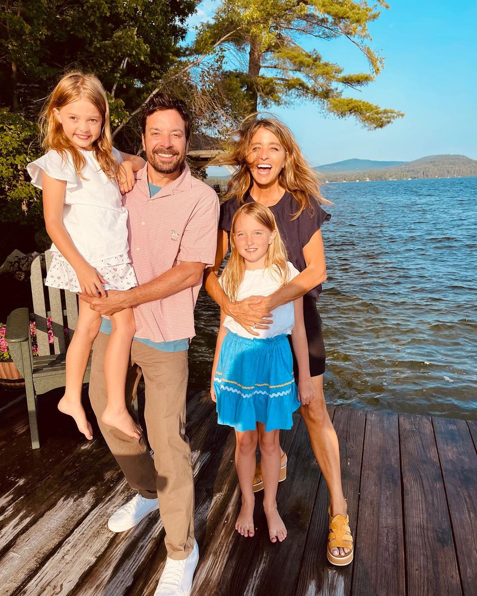 What a gorgeous family 😊♥️(new pic)
