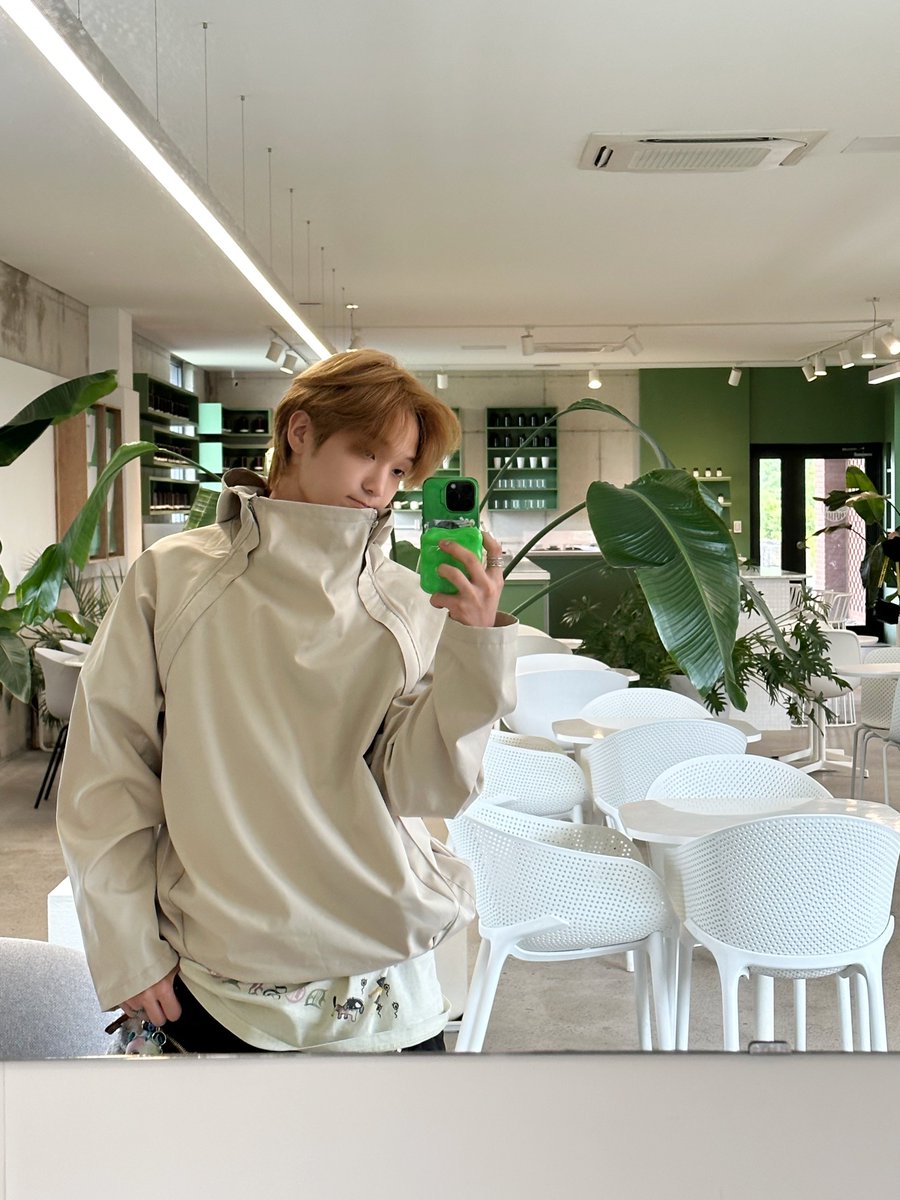 xikers_official's tweet photo. [#수민] ☕️☕️🕊️🕊️🧘
#xikers #싸이커스 https://t.co/fsHxKAQZl1