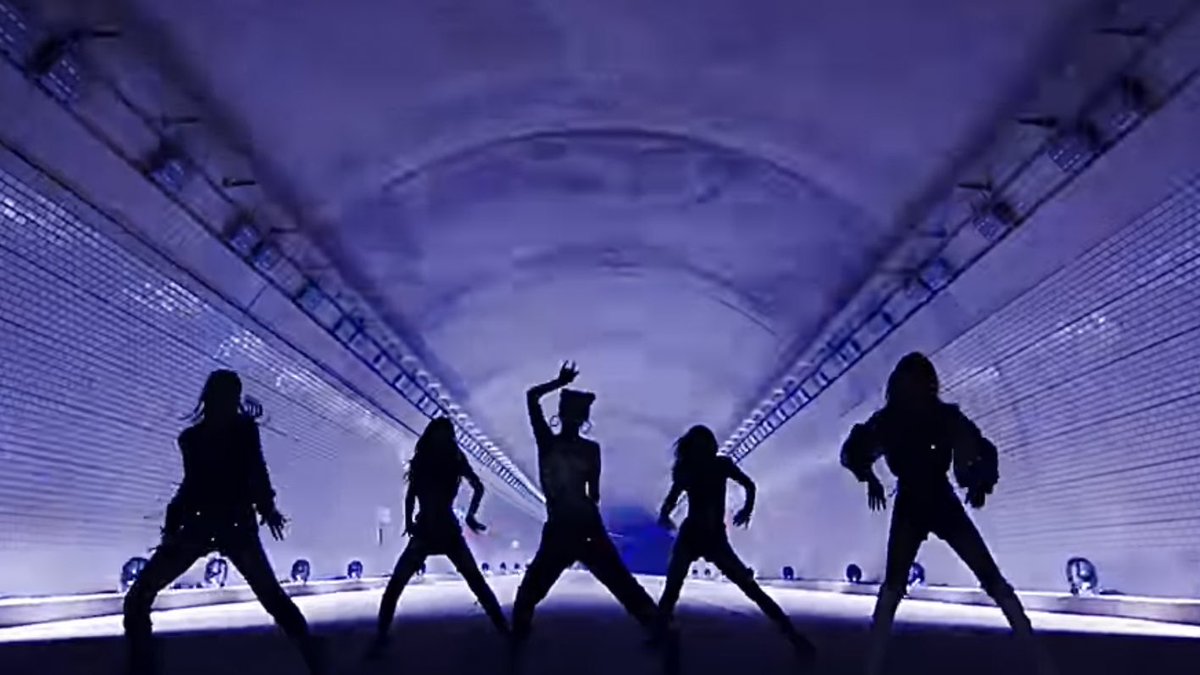 FIVEOFITZY's tweet photo. OMG THE DALLA DALLA AND BET ON ME PARALLEL OF #ITZY 😭 #ITZY_BETONME https://t.co/GpVxeEzf2o