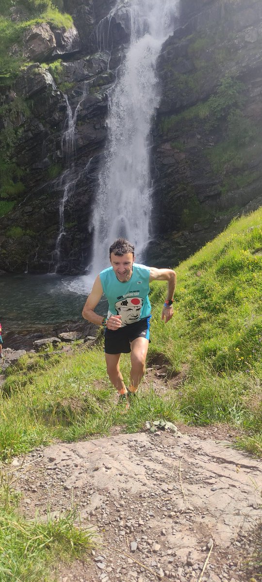 Muy a gusto y agradecidos al trato de <a href="/AlexCanfranc/">Alex Varela</a>, "jefe" de <a href="/canfrancanfranc/">CanfrancPirineos2025</a>. Hemos compartido fin de semana representantes de FF.AA. de <a href="/atletismoRFEA/">atletismoRFEA</a> para reconocer circuitos de Mundiales Trail Running Master 2024 y Absoluto 2025, que serán aquí. ¡Gracias! Volveremos