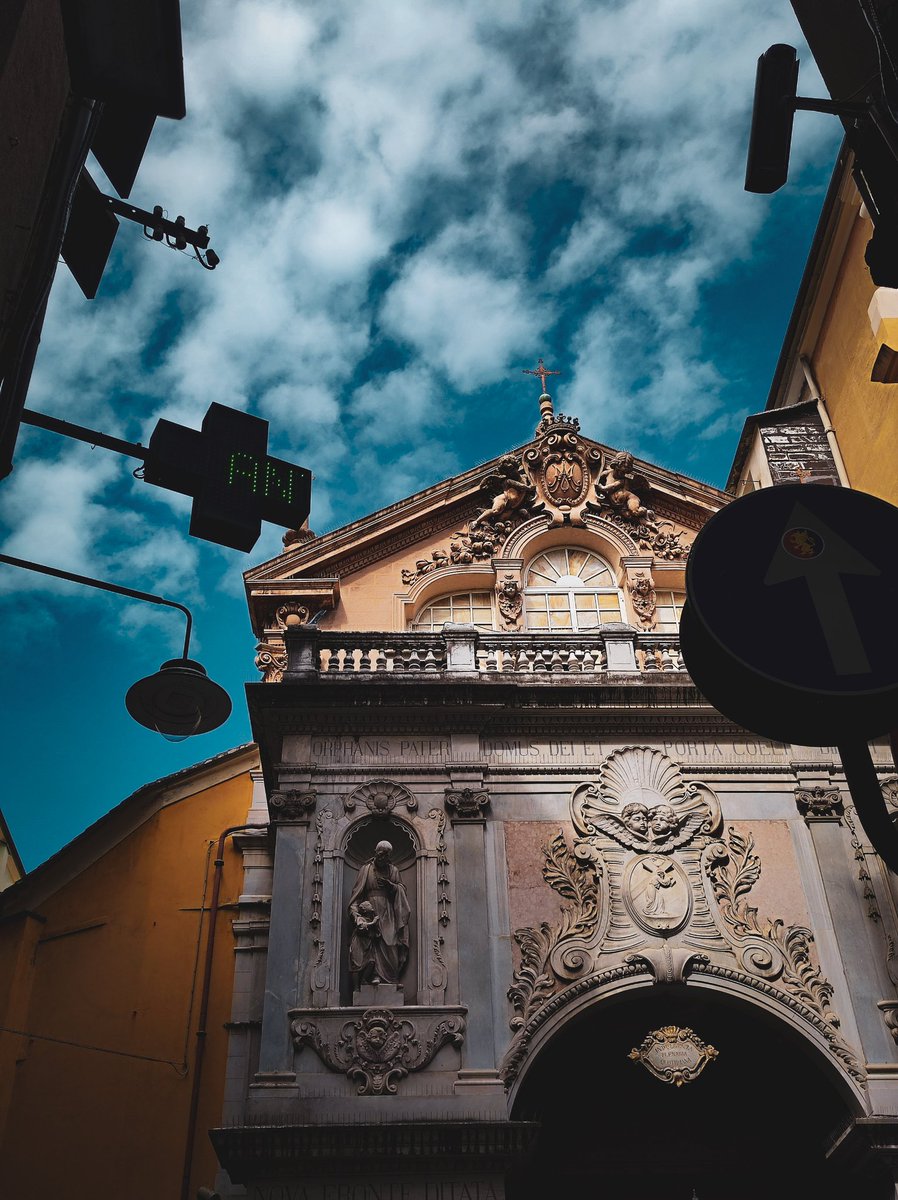 claireingelow's tweet photo. You don’t see something until you have the right metaphor to let you perceive it
#JamesGleick
#Genova
#oldshot 2018 https://t.co/IKyhIqCdKe
