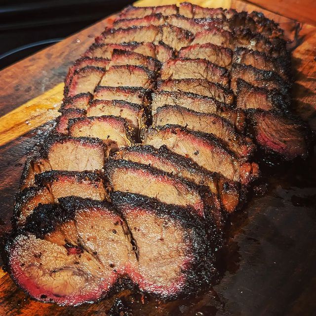 ROCBBQSUPPLY's tweet photo. Smoked chuck, are you in or out? 🍻 https://t.co/NDBDWHFGw4