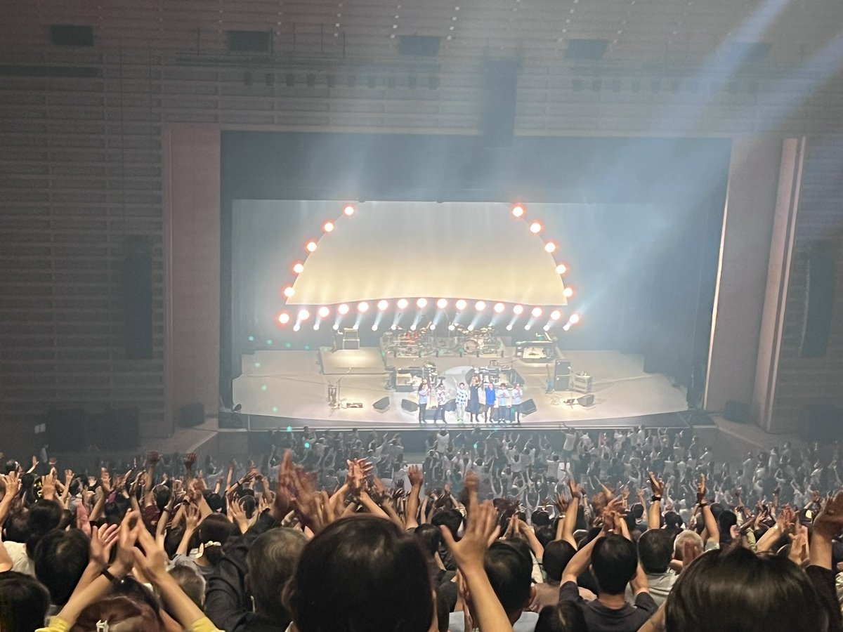 daycraze's tweet photo. チューリップのラストコンサートに行って来た！
客の年代層は50代、60代が圧倒的だったようだ。
にしても、とにかく感動した！ https://t.co/NKOBboqmE9