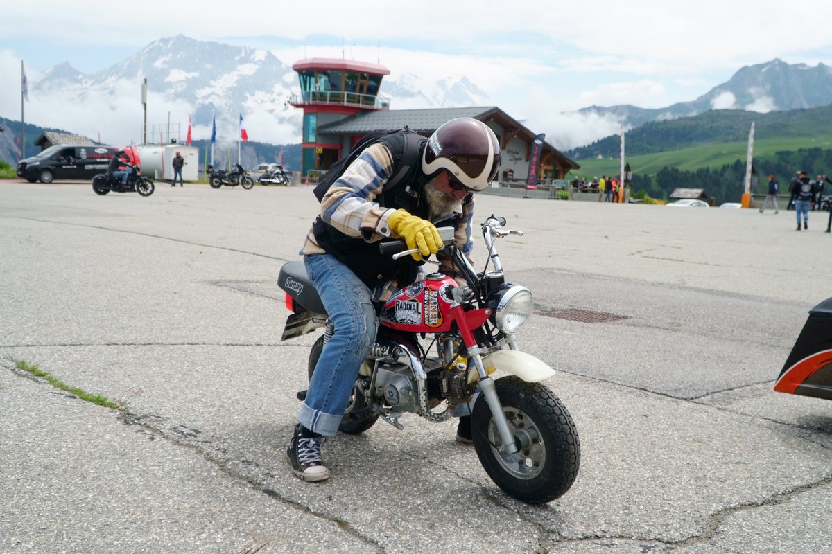 150dow's tweet photo. Punta Bagna international #courchevel #altiport #puntabagna https://t.co/1rQwlXIoTh