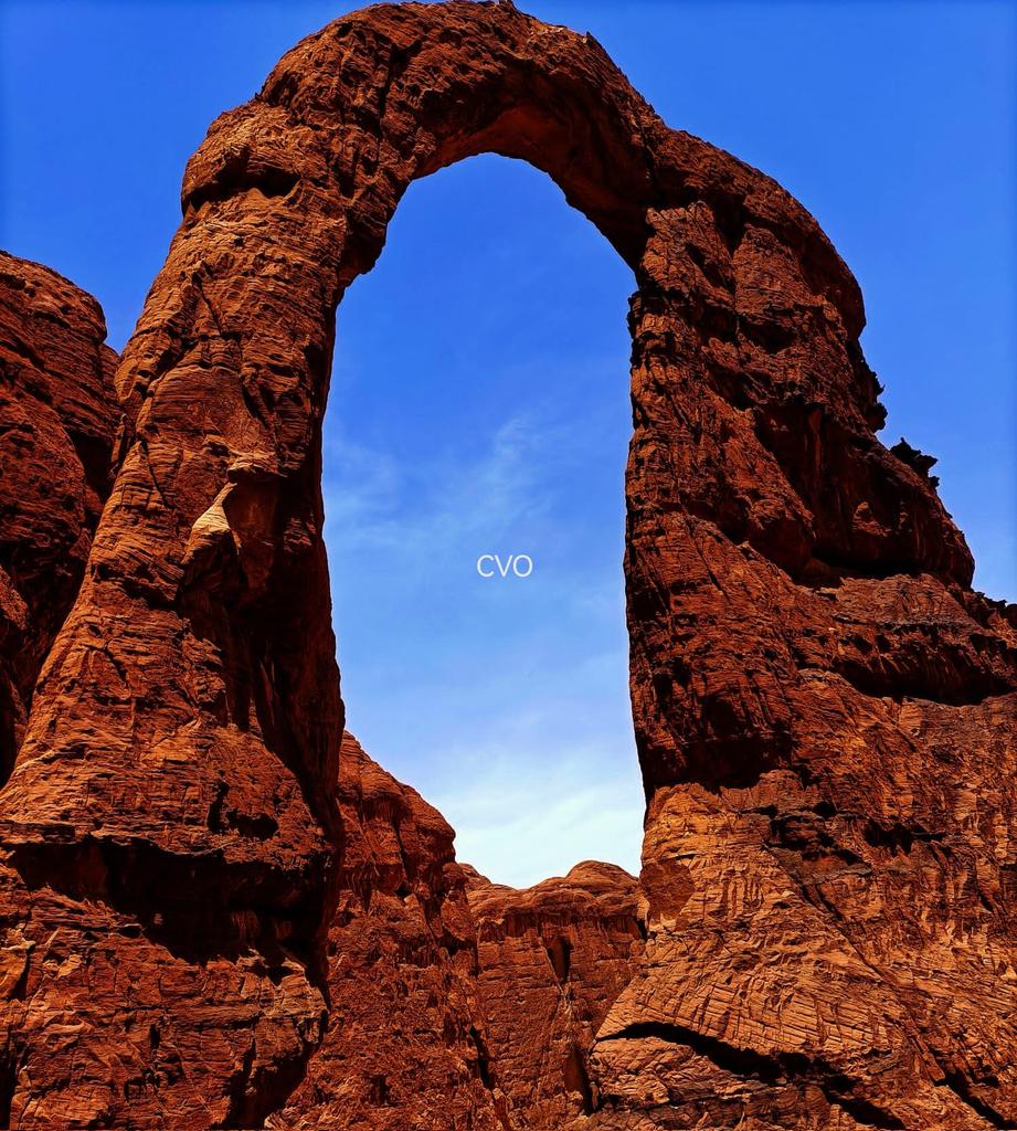 La réserve naturelle et culturelle de l'Ennedi RNCE.
Quand les éléments, minéral, vent, sable, s'assemblent pour sculpter la nature.
<a href="/onpta1_tchad/">Tchad Nouvelle Destination</a>
#cvo #visitchad #zakoumayouthsafari #RNCE #ZahSoo #rochersdeséléphants