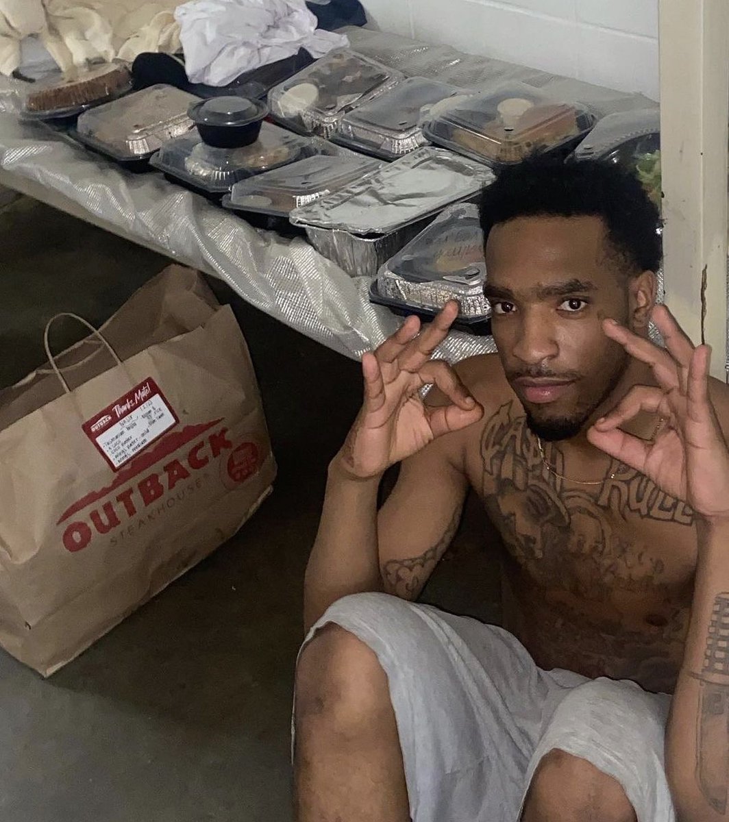 shannonsharpeee's tweet photo. Ayooo inmates can really do anything they want in prison but leave bc how tf you order outback 😭😭😭 https://t.co/3LcyYLjMdn